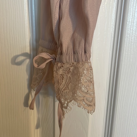 Mauve lace trim bodysuit - Picture 3 of 4